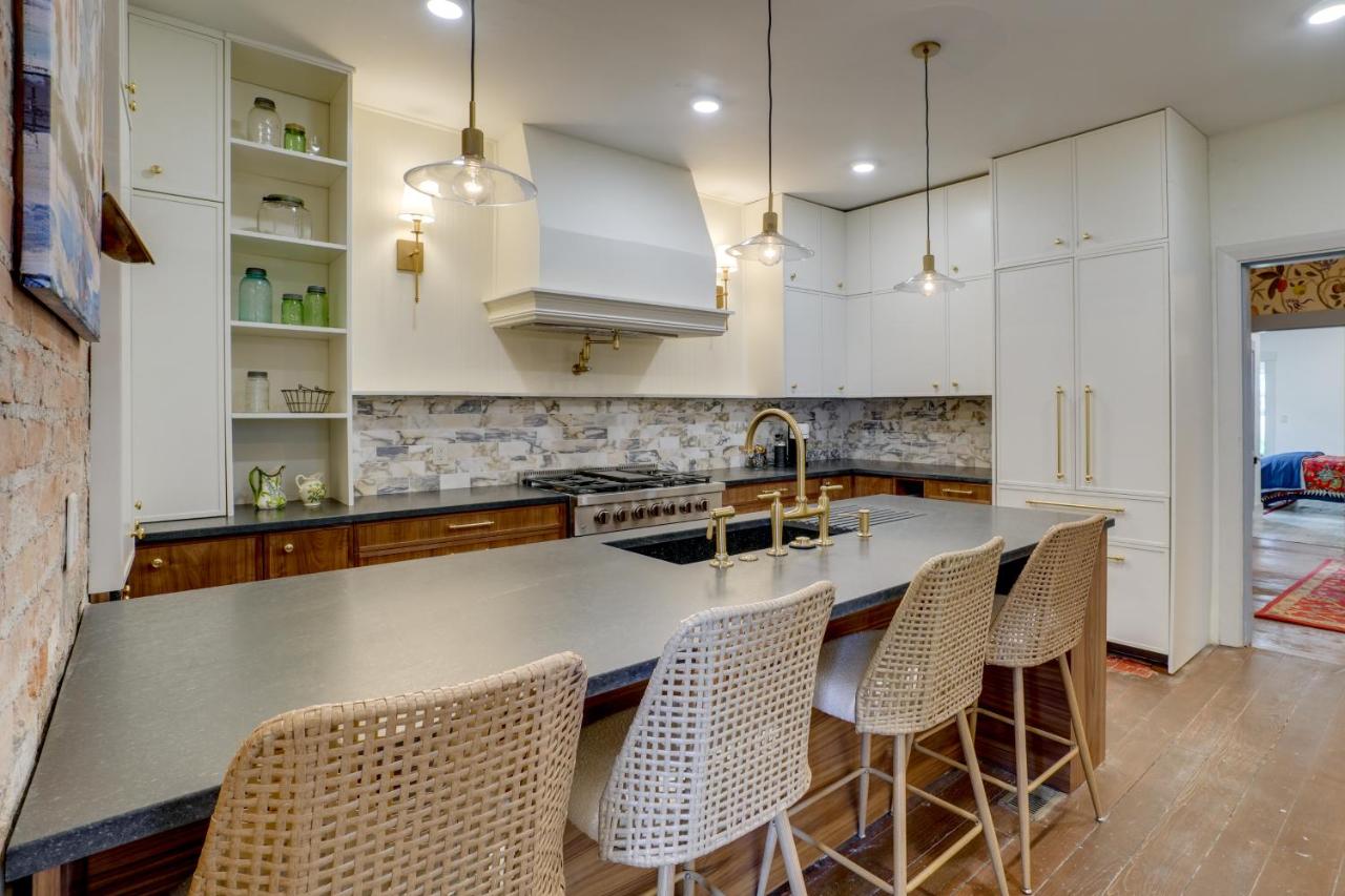 2nd Street Inn: Historic 1870s Gem Steps From Main - B&B Madison