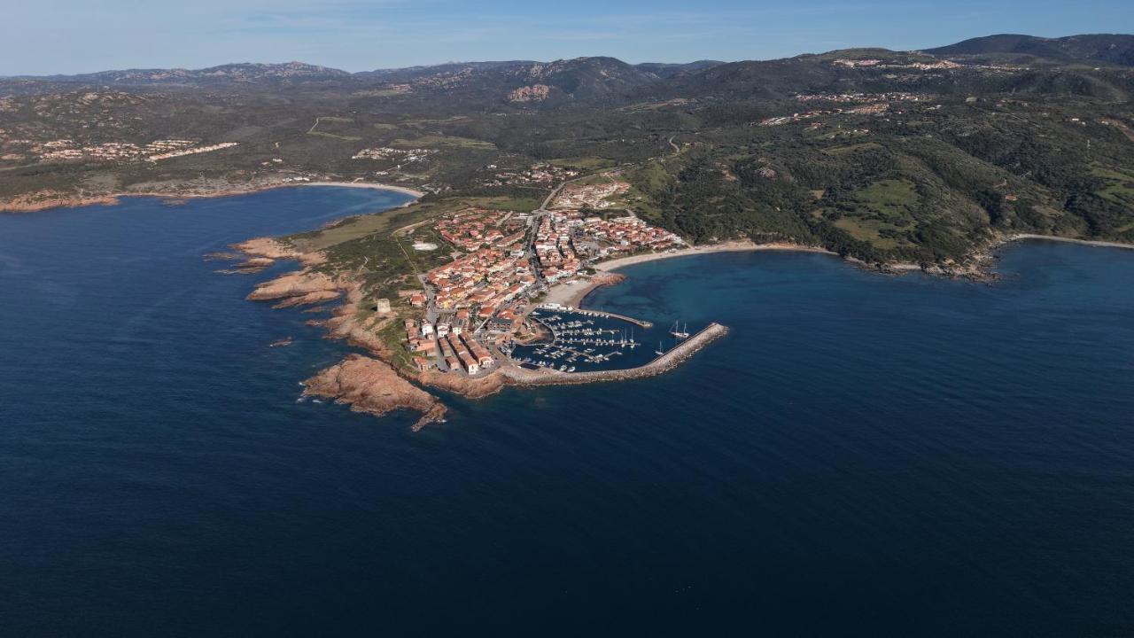Sole 1 Bilocale a Isola Rossa 50mt dal Mare - Chambres d'hôtes Isola Rossa