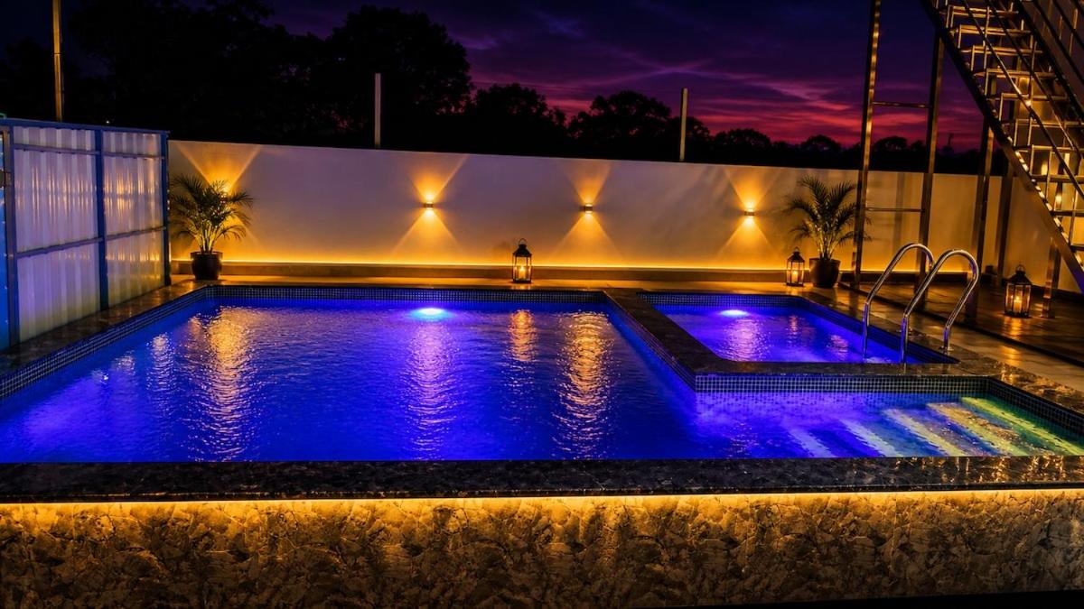 Sea pearl villa a two bedroom with pool - Bed and Breakfast Chīrāla