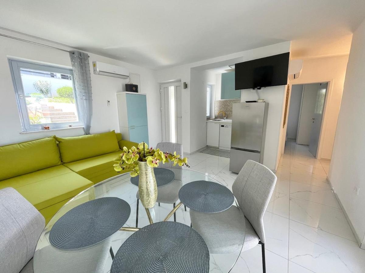 Two bedroom App in Ravni with Sea view, Terrace&Parking - B&B Ravni