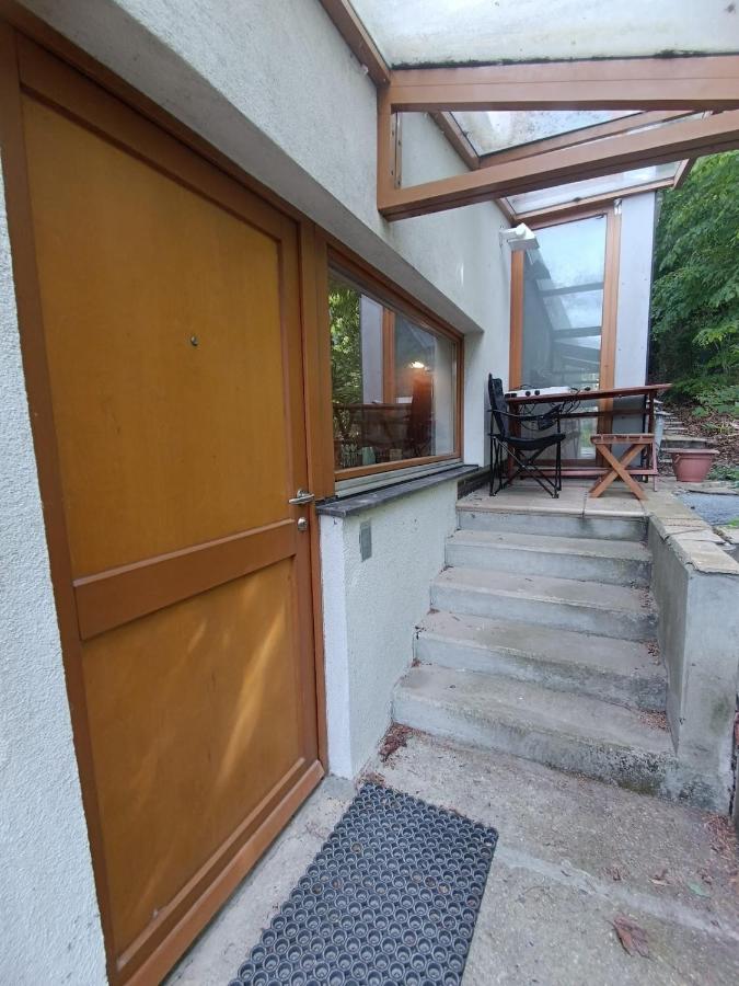 Klosterneuburg 2 Zimmer, WC, Bad und Terrasse - Bed and Breakfast Klosterneuburg