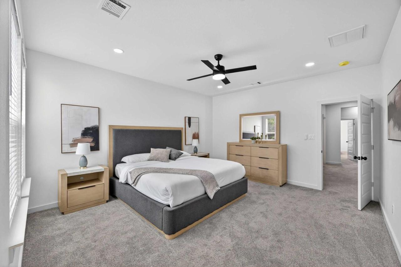 Upscale Home Office Galleria & NRG - B&B Houston