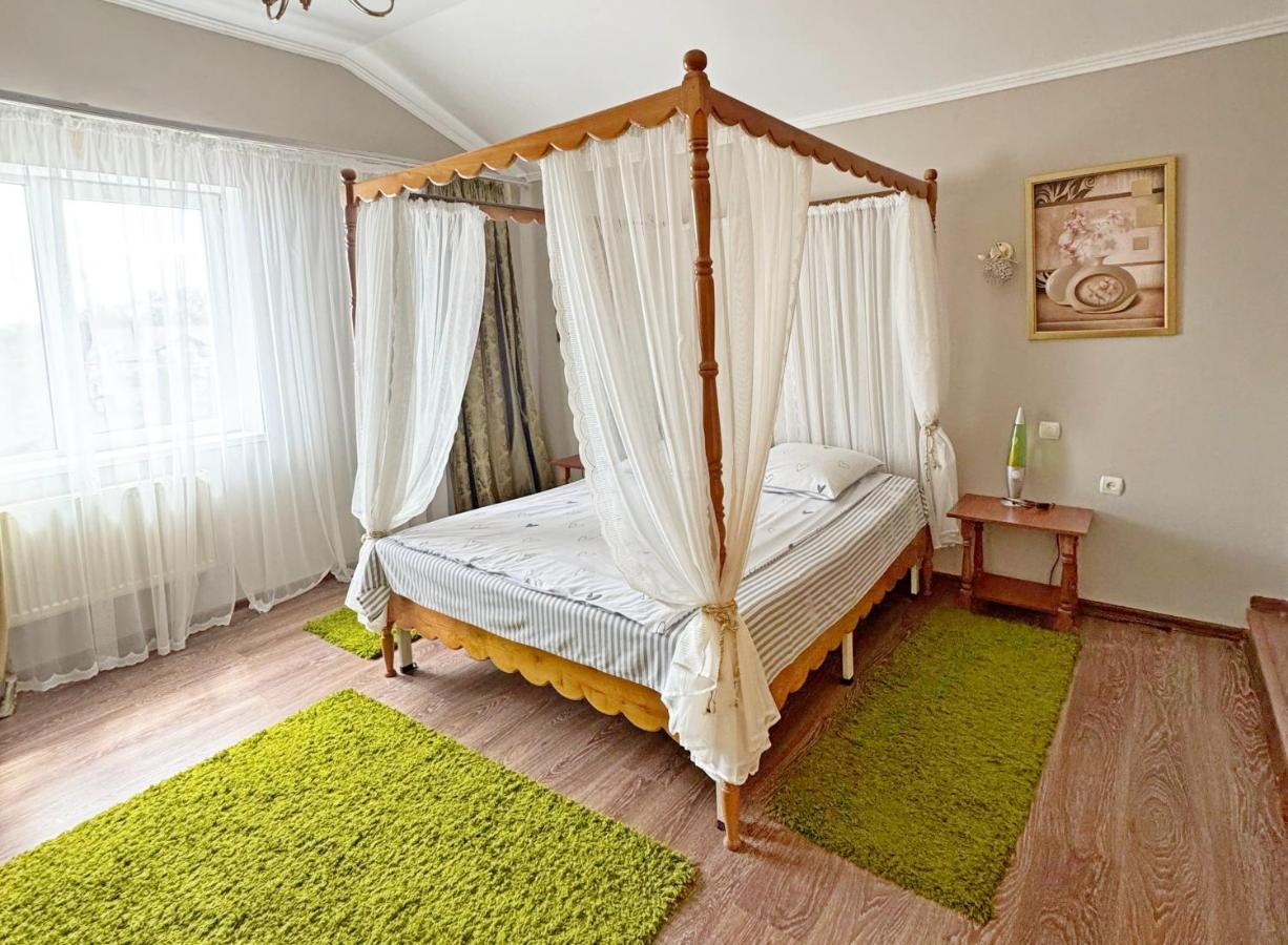 Готель-Ресторан Соната - Chambres d'hôtes Sambir