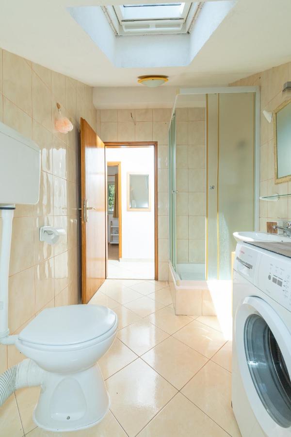 Apartamento de 2 dormitorios con terraza y vistas al mar