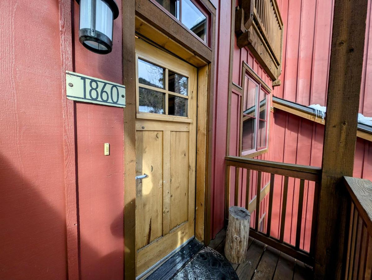 Seasons 1860 by SummitCove Lodging in Colorado - B&B Keystone