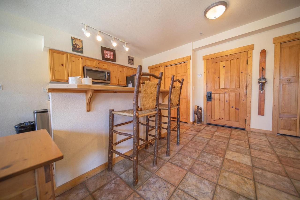 Tenderfoot Lodge 2620 by SummitCove Lodging in Colorado - B&B Keystone