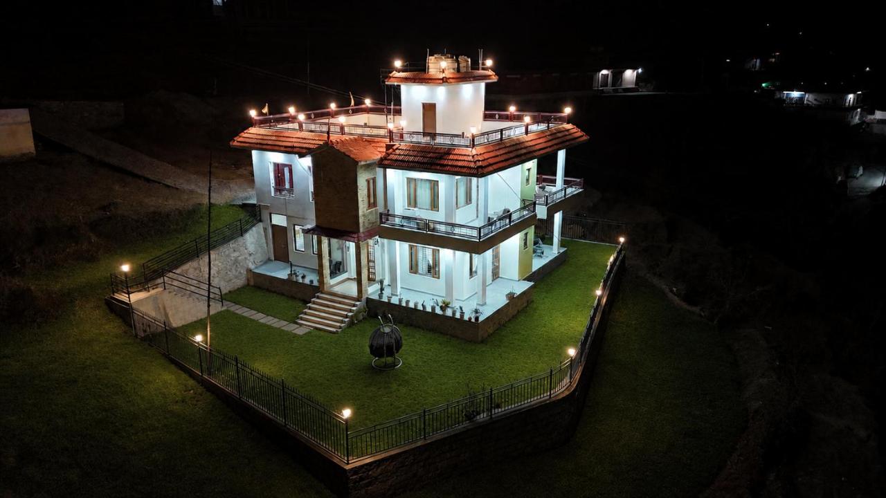 The Kafal Courtyard - B&B Almora