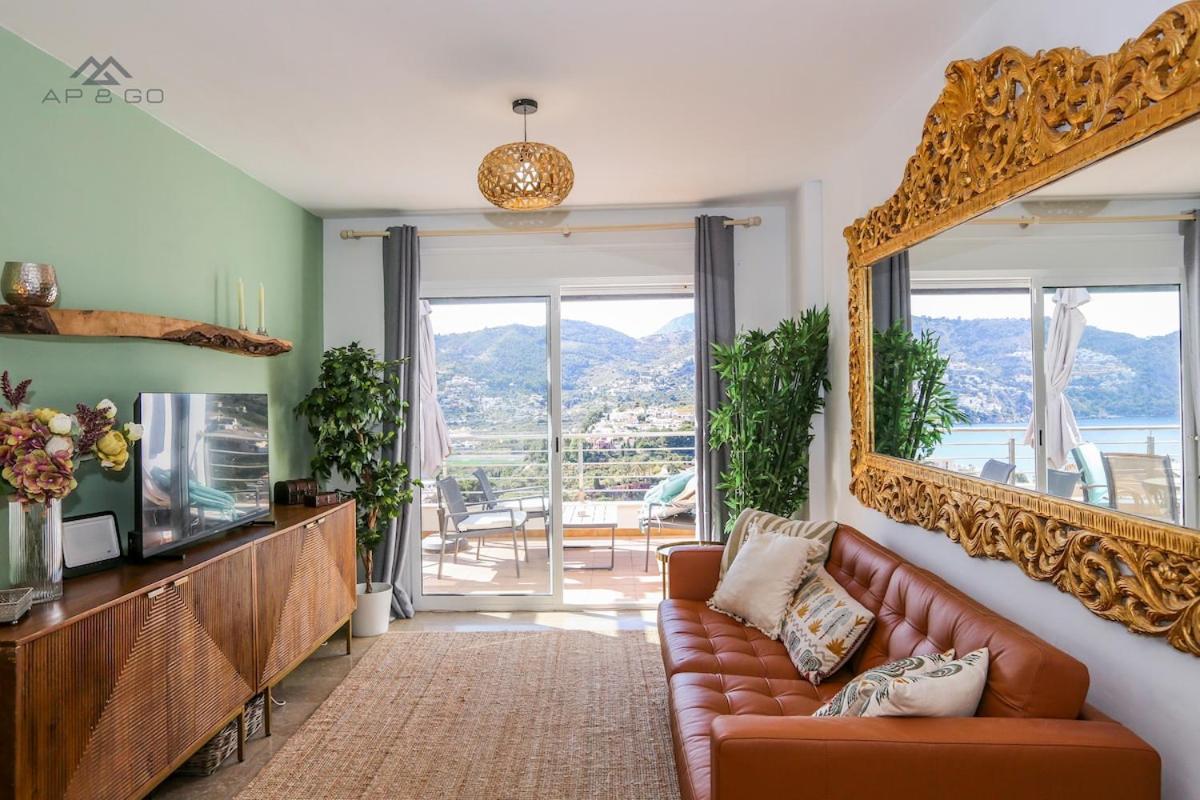 Mediterranean Dream with Sea Views, Parking & Pool