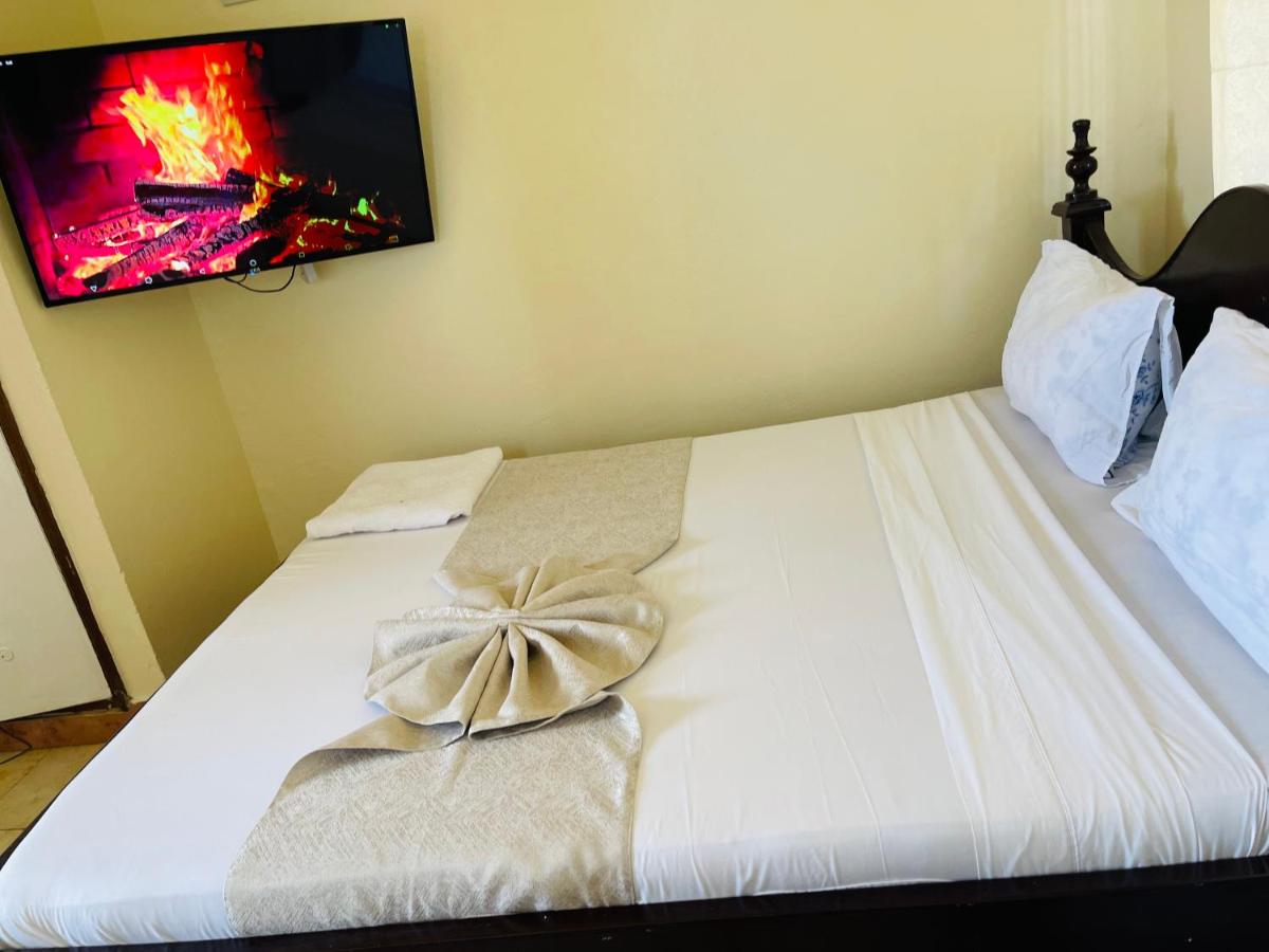 Mombasa nyali beach road studio - B&B Mombasa