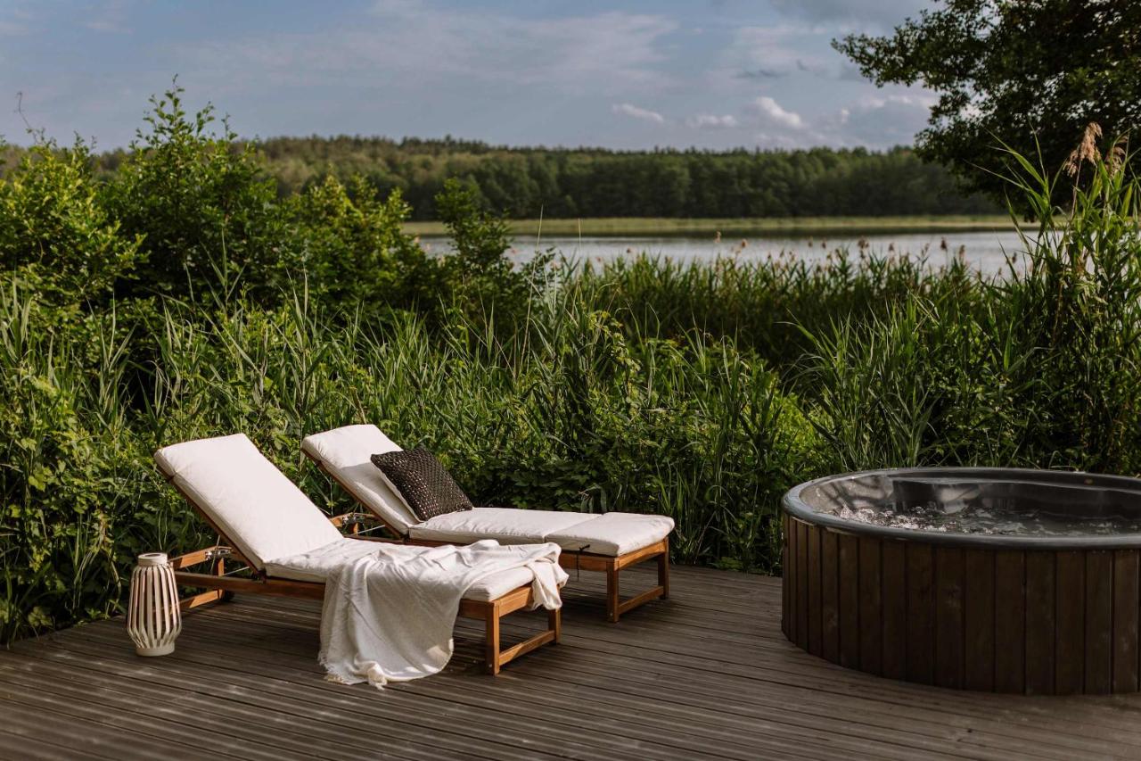 Mini Lake House - domek nad samym jeziorem - B&B Rentyny