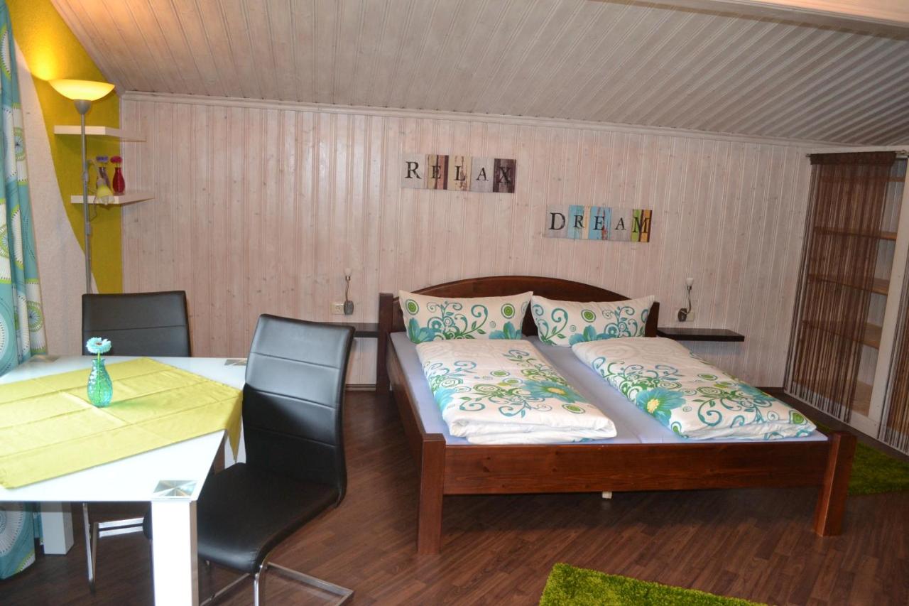 Doppelzimmer mit Balkon