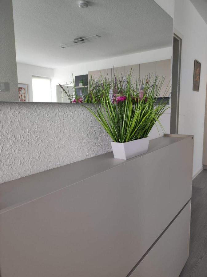 Luxuriouse, Möblierte 2 Zimmer Wohnung mit separaten Eingang, Balkon und eigenem Parkplatz vor dem Eingang - B&B Möhnesee