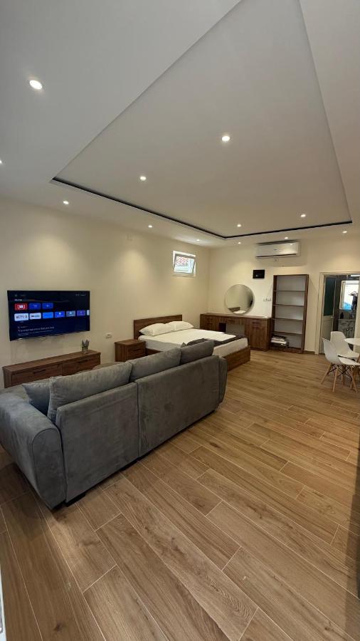 Cozy Central Studio - B&B Shkoder