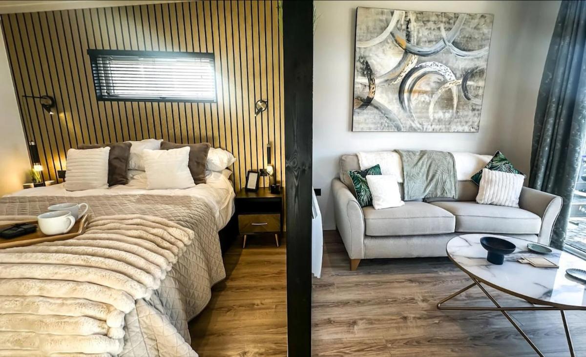 25 - The Sanctuary Pod with Hot Tub & Outdoor Pool - B&B Carnguwch