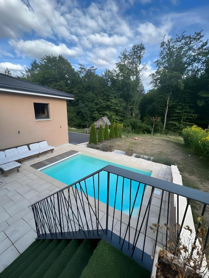 Superbe maison au calme - Piscine - B&B Chantraine