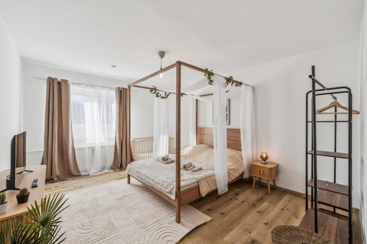 Zentrales helles Apartment, Küche, Parkplatz - Ferienwohnung Braunschweig