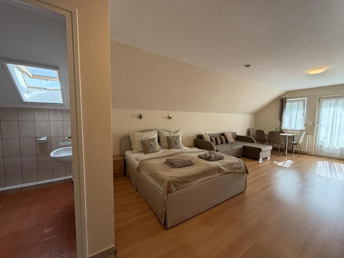 Studio Appartement met Balkon