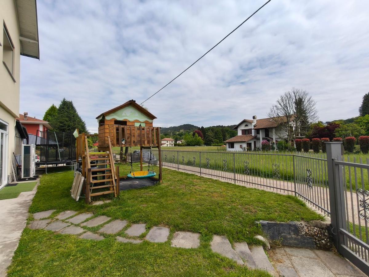 Casa Buda 1BR Apartment - Lakes Malpensa MXP 24h Check-in Parking - Chambres d'hôtes Sesto Calende