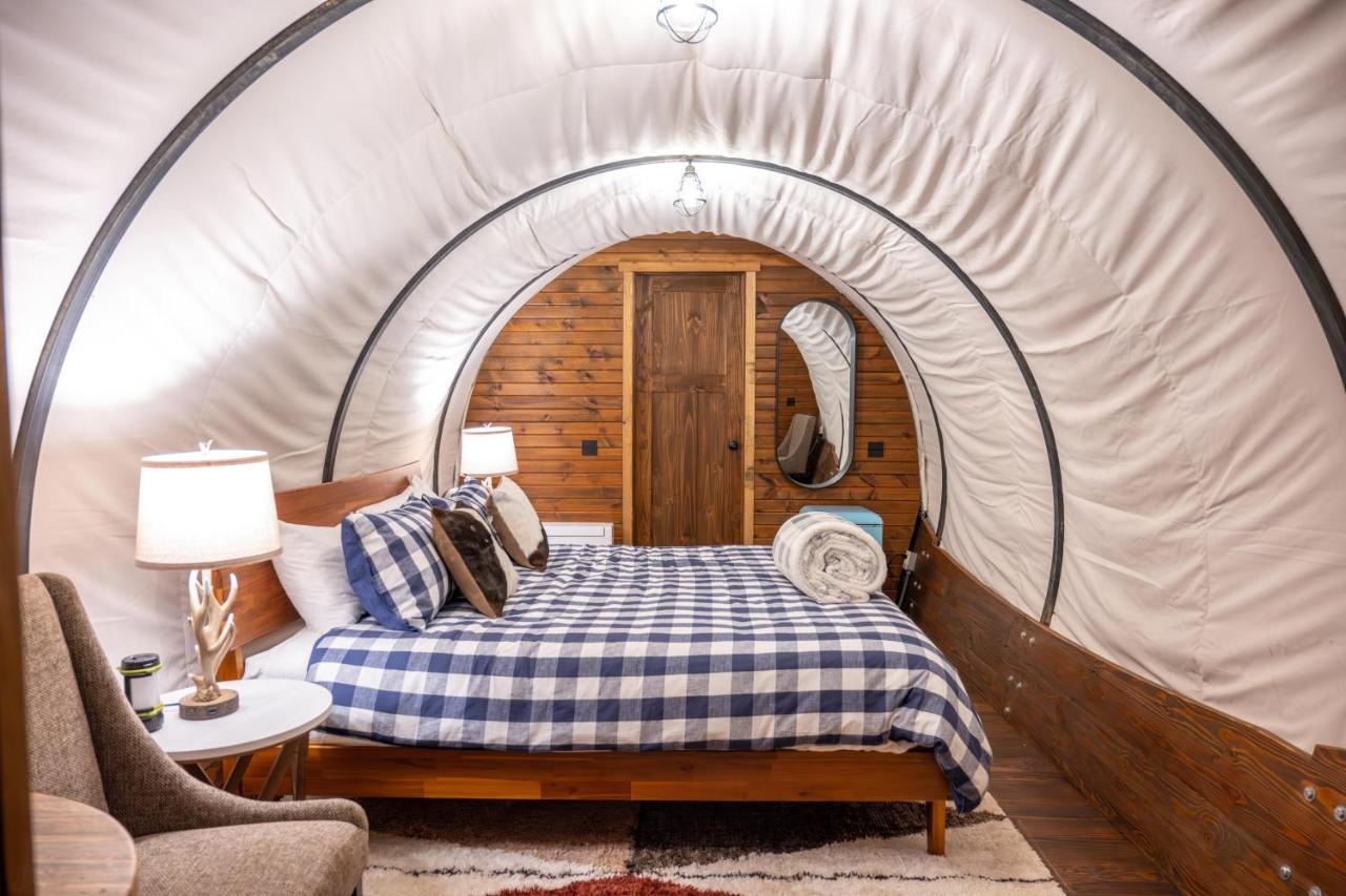 Sundown Lux Wagon - B&B Sevierville