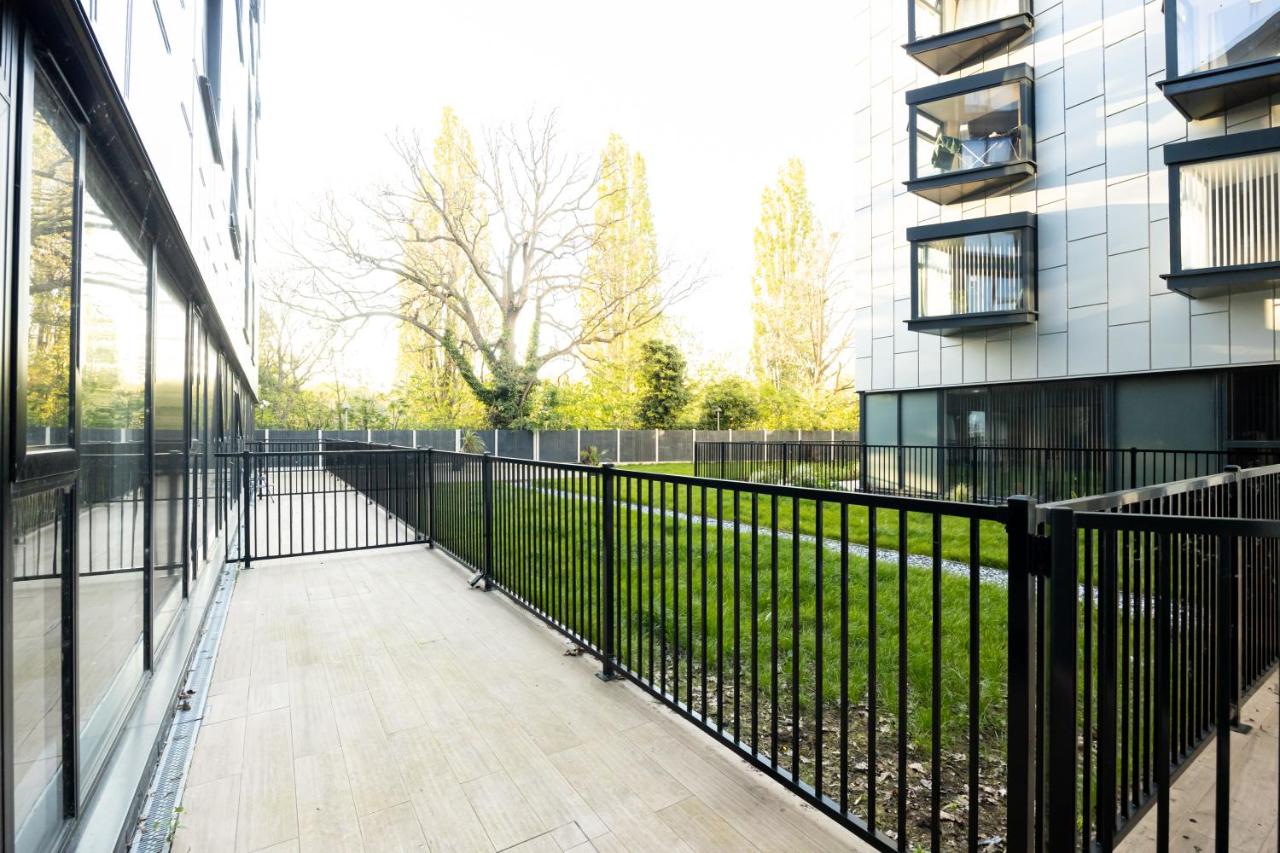 Modern 1 Bed Apt Near Birmingham Airport & NEC - Bed and Breakfast Birmingham