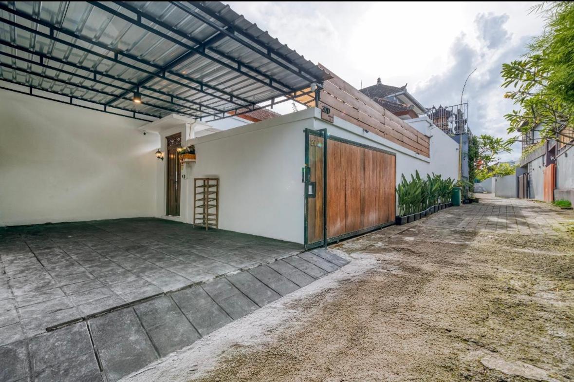 Soham Villa - Stylish 3BR Private Pool Villa in Canggu - B&B Tambakboyo