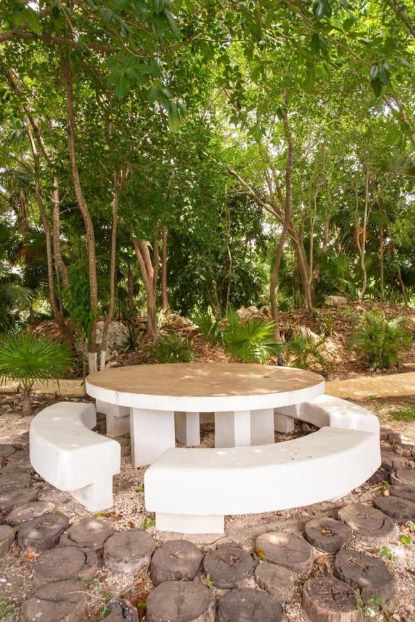 Elegant 2BR 2BA Retreat Pools 24x7 Sec - Ferienwohnung Cancún