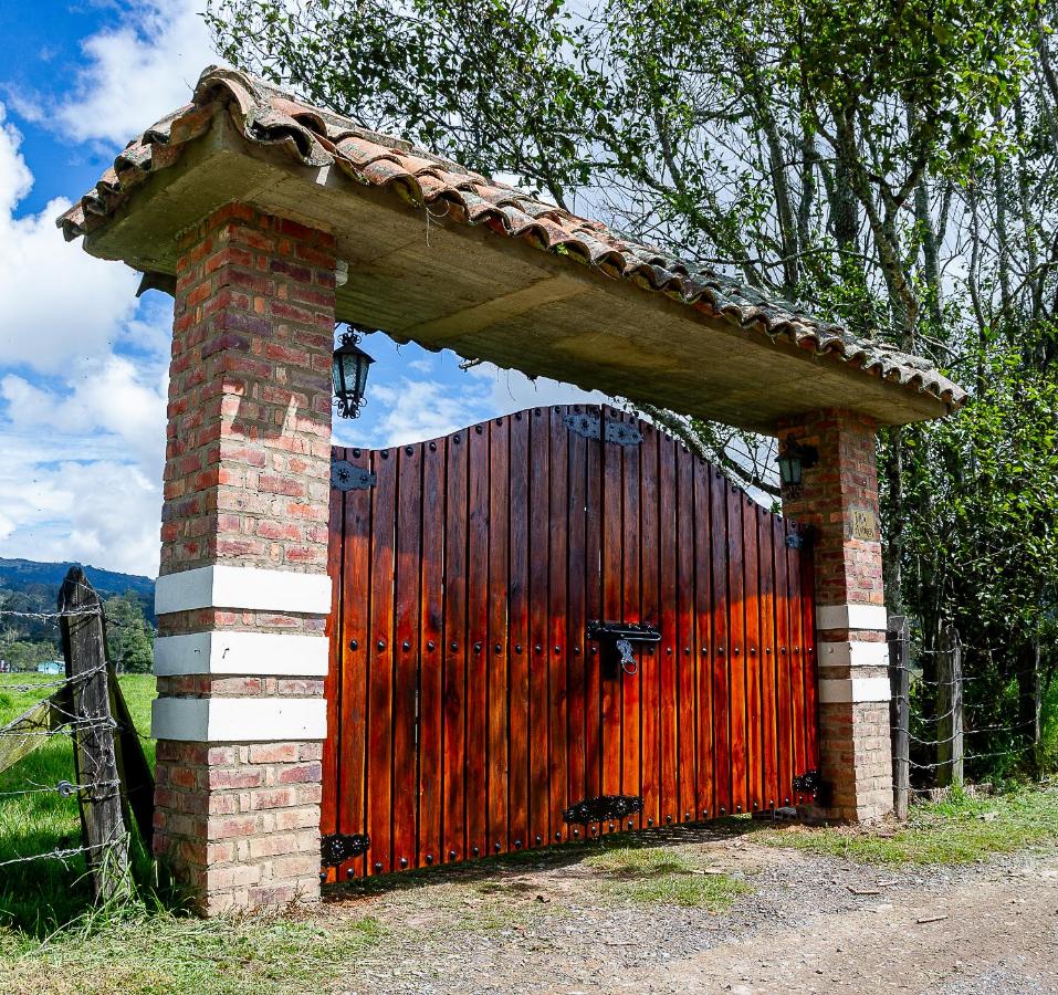 Villa Andrea - Casa colonial con chimenea, a 10 min del centro - B&B Chiquinquirá