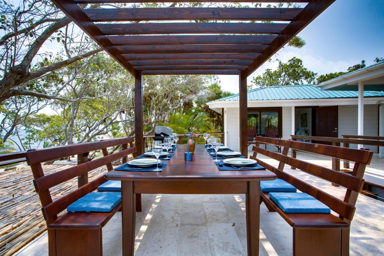 Hidden Gem 3-Bedroom Infinity Pool Villa on Beach - Ferienwohnung Placencia