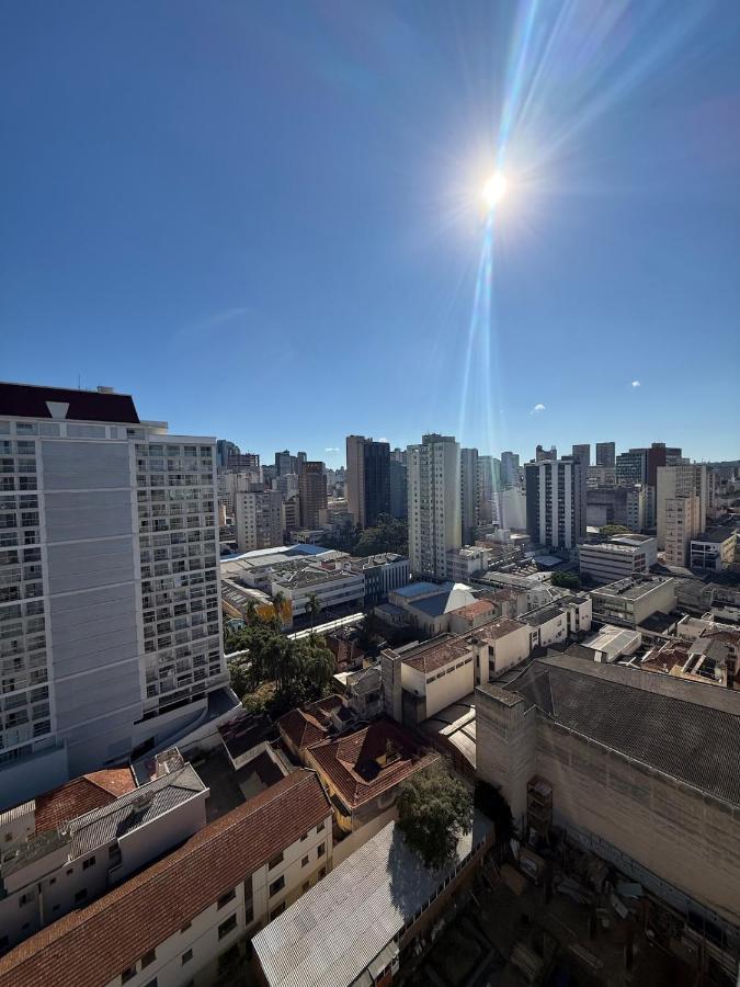 Studio completo no Centro de Curitiba com sacada - B&B Curitiba