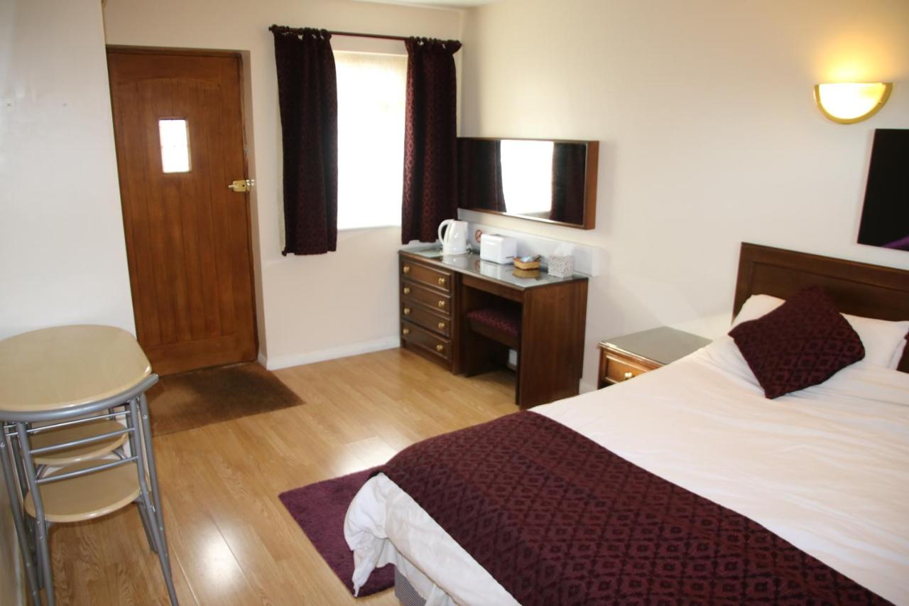 Classic King or Twin Room with Shower