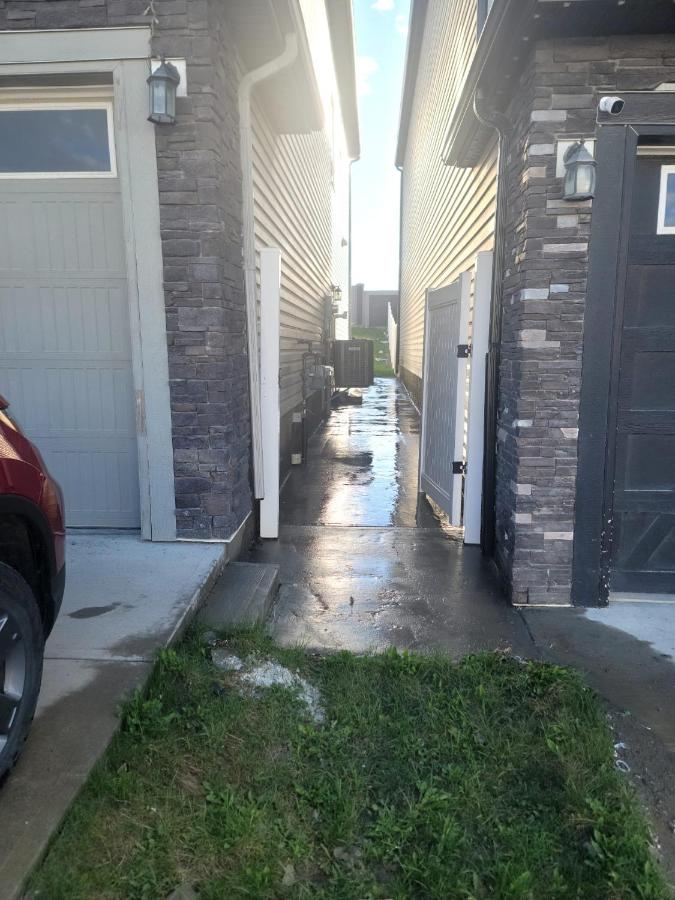 Konga 2-Bedroom Cozy Suite - Bed and Breakfast Calgary