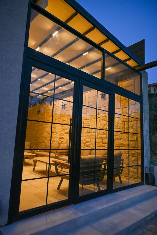 וילה לוזאן - Villa Lausanne - Bed and Breakfast Carmel City