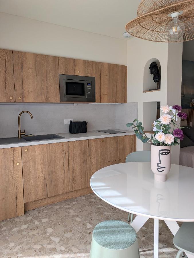 La Parenthèse Provençale, Cozy studio avec Jacuzzi - B&B Barbentane