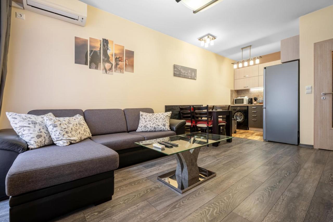 Cozy 1BR w/ Terrace | Family Friendly - B&B Filippopoli