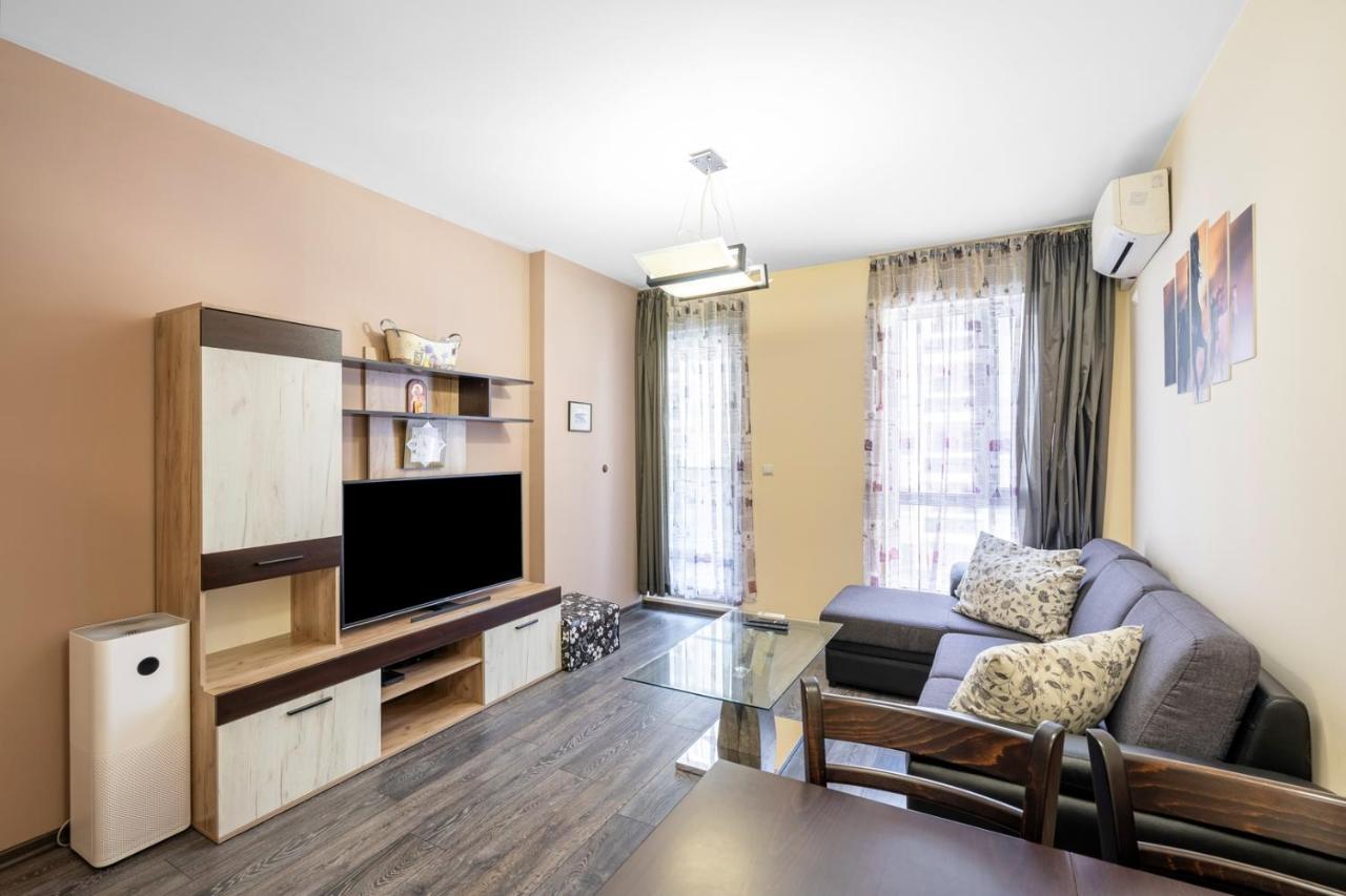 Cozy 1BR w/ Terrace | Family Friendly - B&B Filippopoli