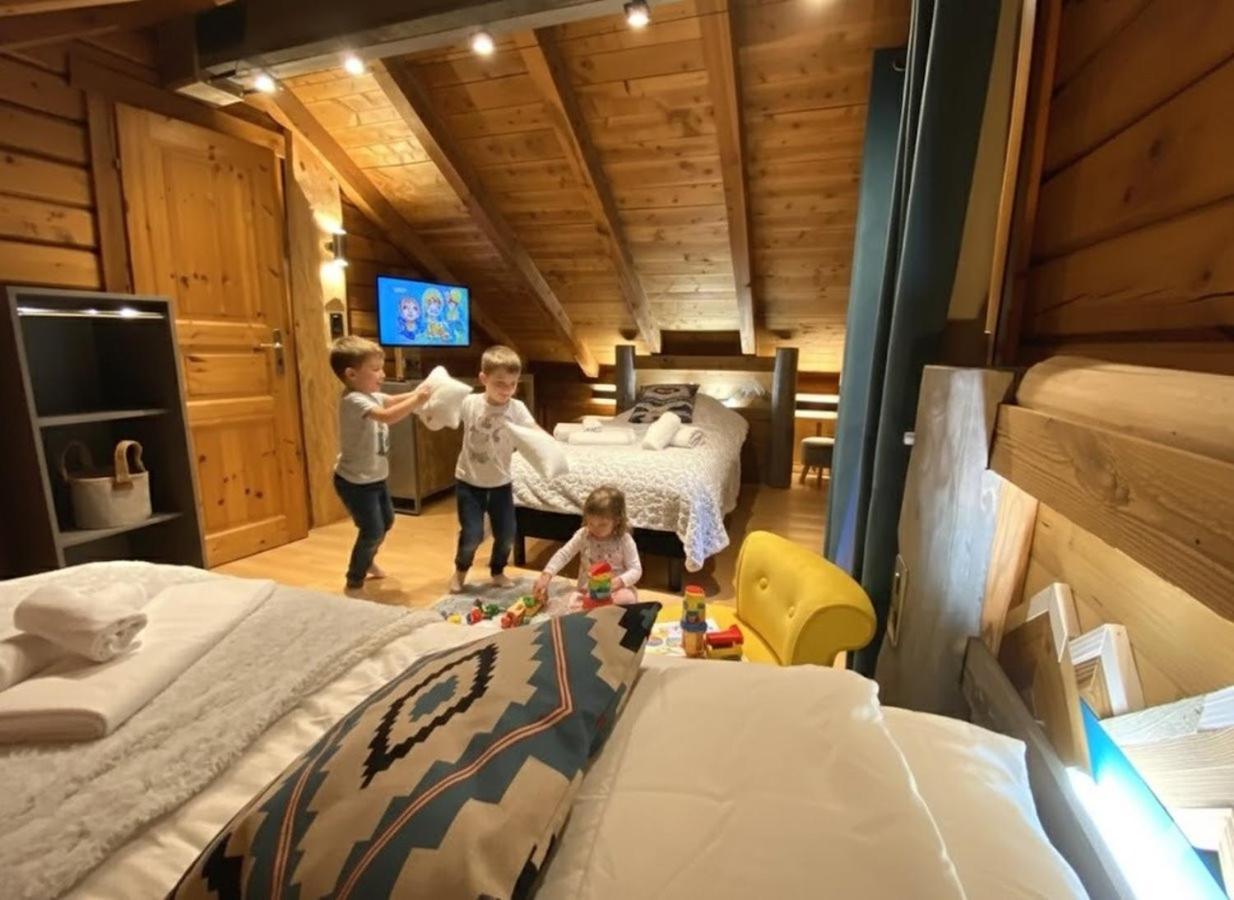 LE GRIZZLY Chalet en bois avec SPA Jacuzzi - B&B La Bresse