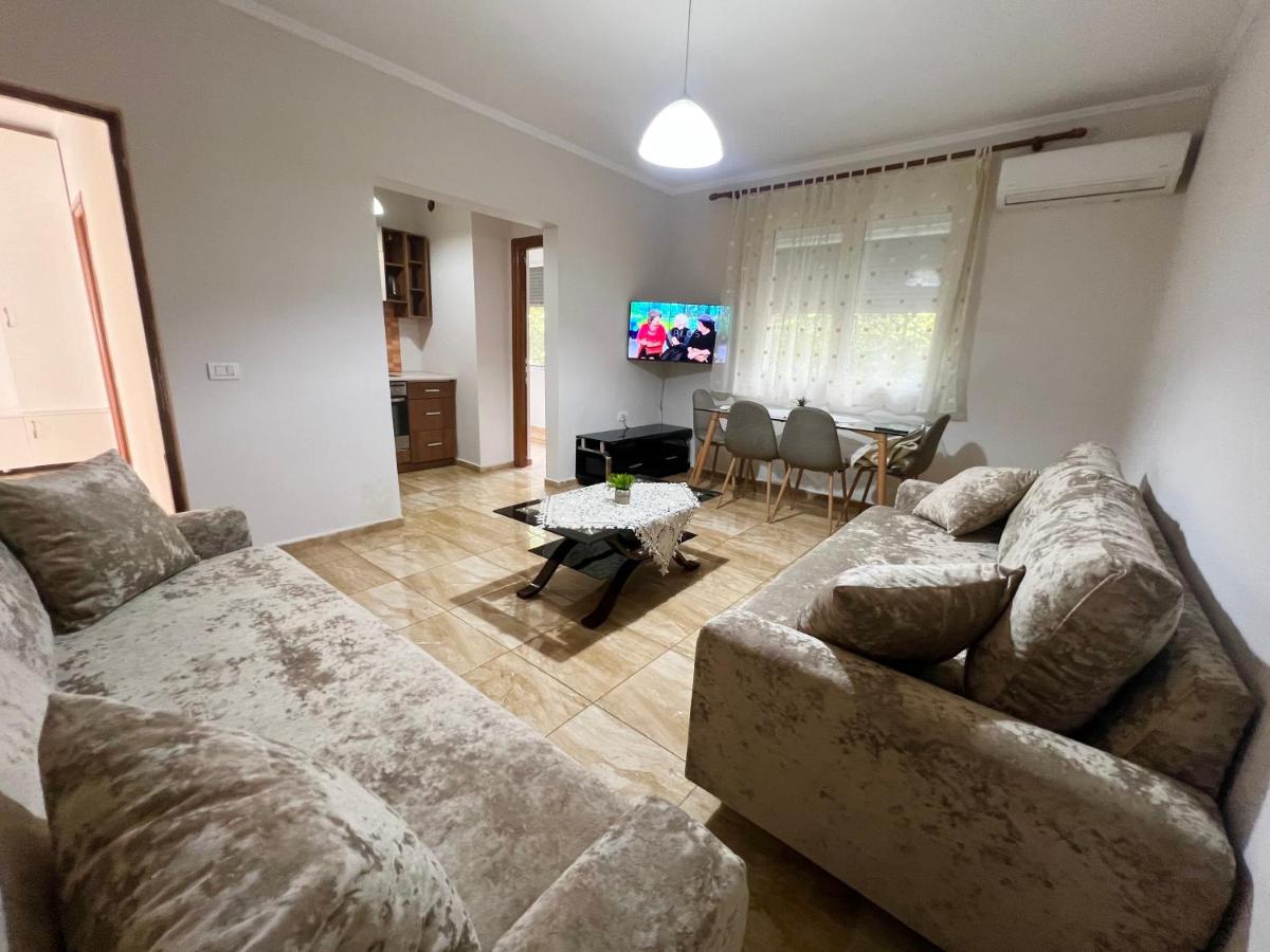 Tirana Art_Apartment 2 - Bed and Breakfast Tirana