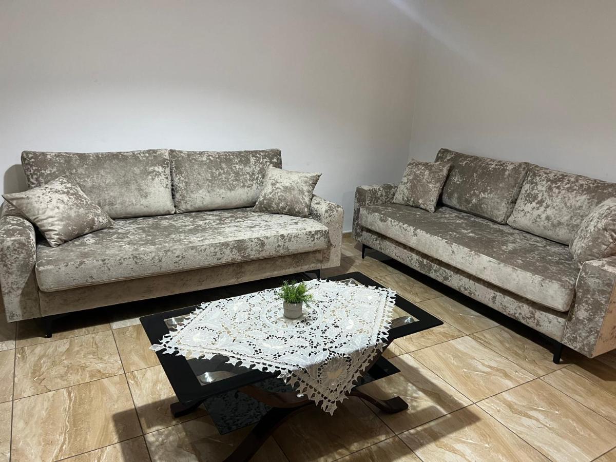 Tirana Art_Apartment 2 - Bed and Breakfast Tirana