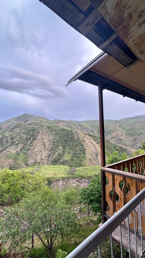Tesaran Hyuratun - Bed and Breakfast Garni