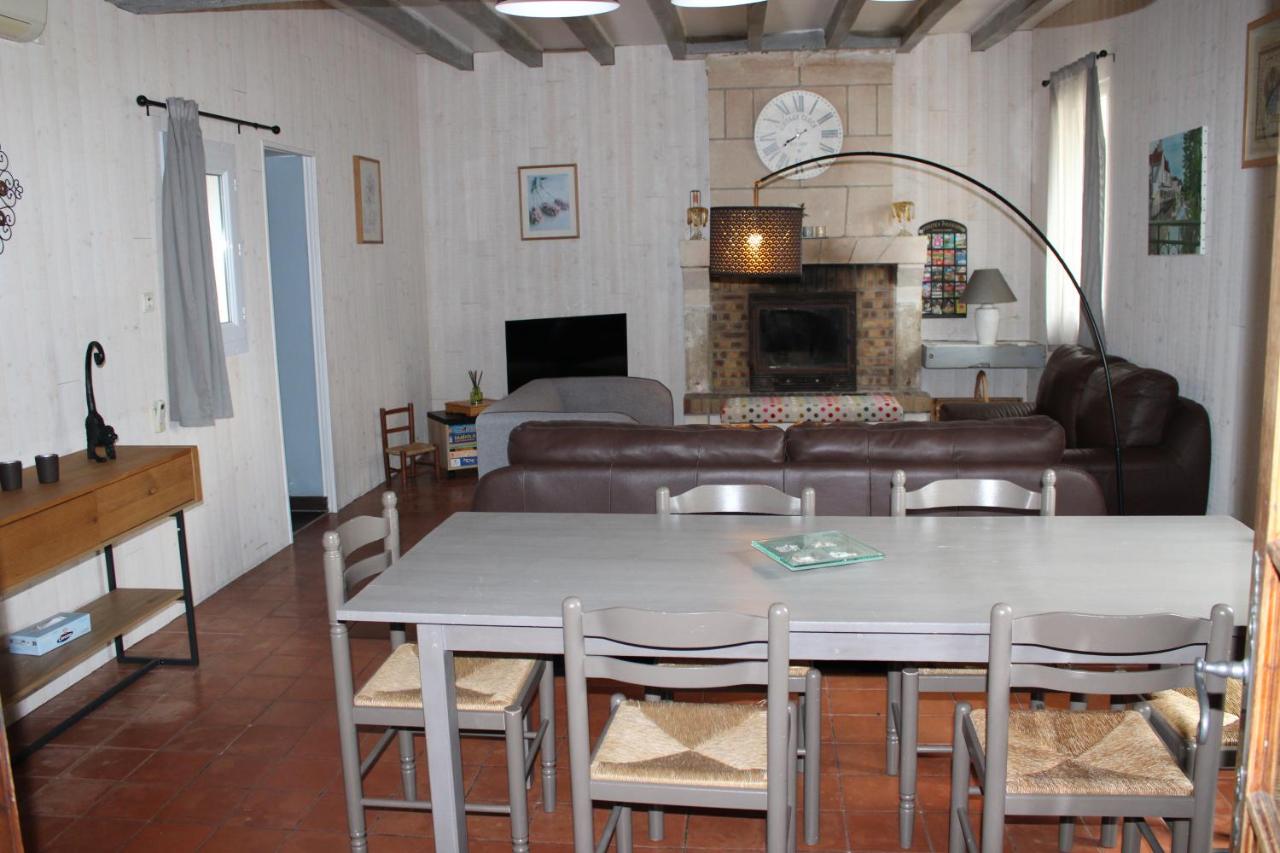 Gîte LES DOUCESHEURES 3 chambres 8pers - Bed and Breakfast Betz-le-Château
