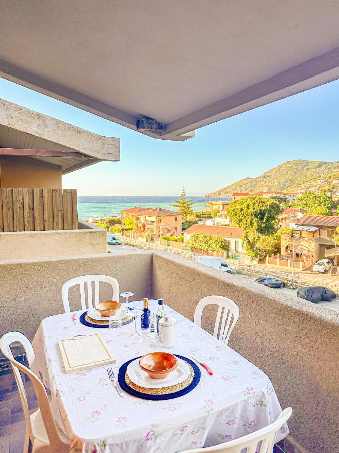 Casa Fortuna Terrazzo Vista Mare, Spiaggia a 2 min, Giglio Campese - Chambres d'hôtes Isola del Giglio