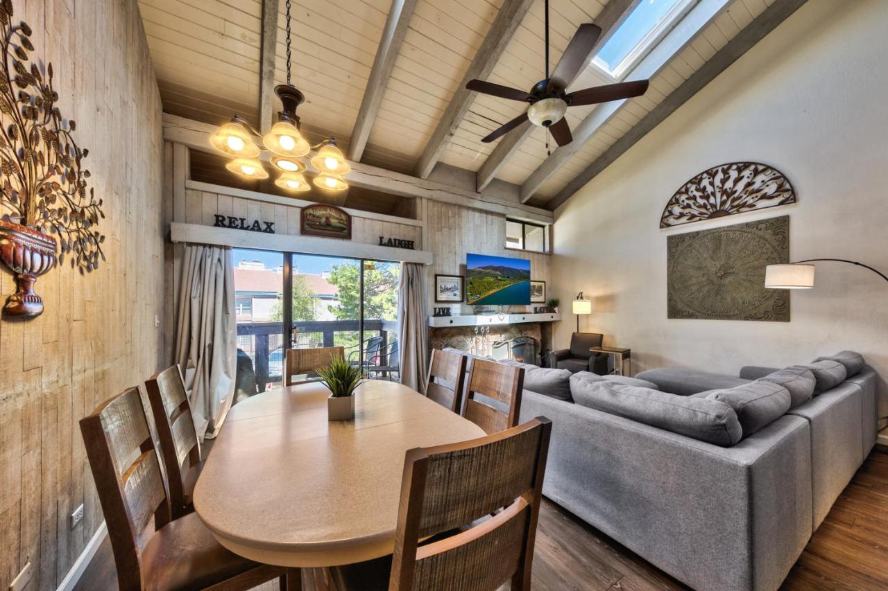 Lakeland Village #481 - Family Footprints by the Lake-Sleeps 10 - Chambres d'hôtes South Lake Tahoe