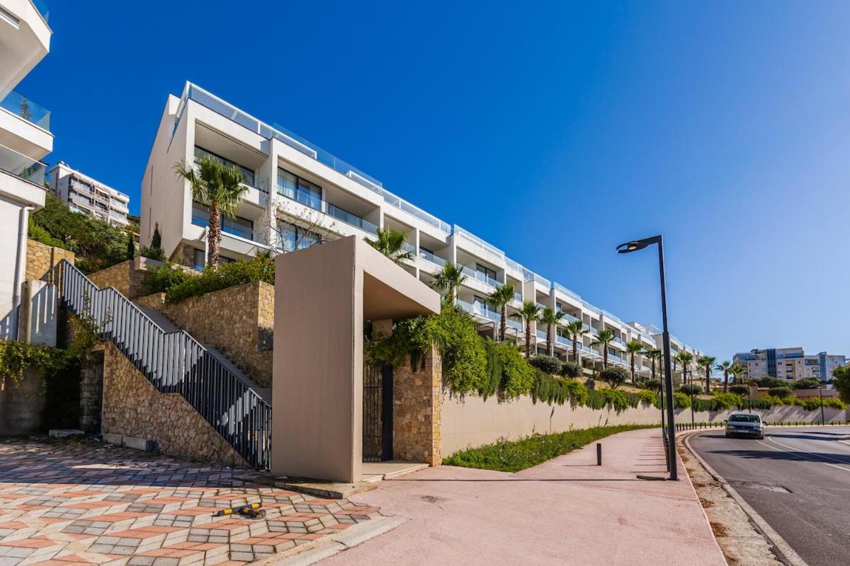 Seaview Elegance Apartment Luxury & Free Parking by PikHost - B&B Vlorë