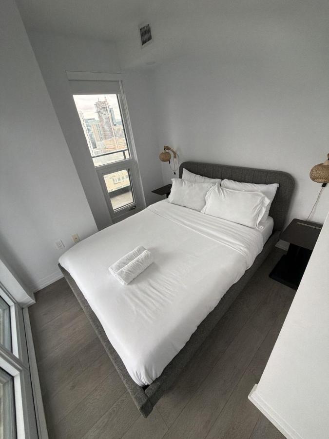 Spacious Urban 2BR Haven - Prime Location - Chambres d'hôtes Toronto