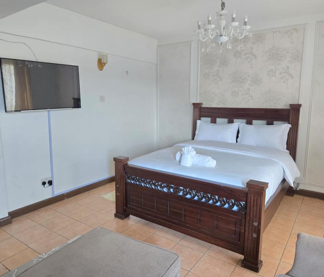 Emeli Suites