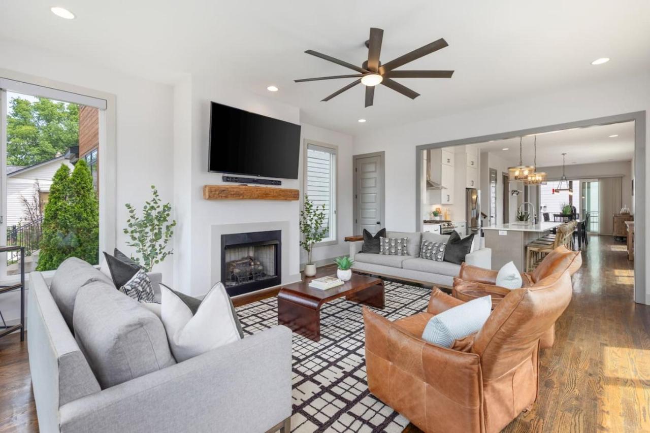 House with Rooftop Patio, Next to a Park, 3 Miles to Downtown - B&B Nashville