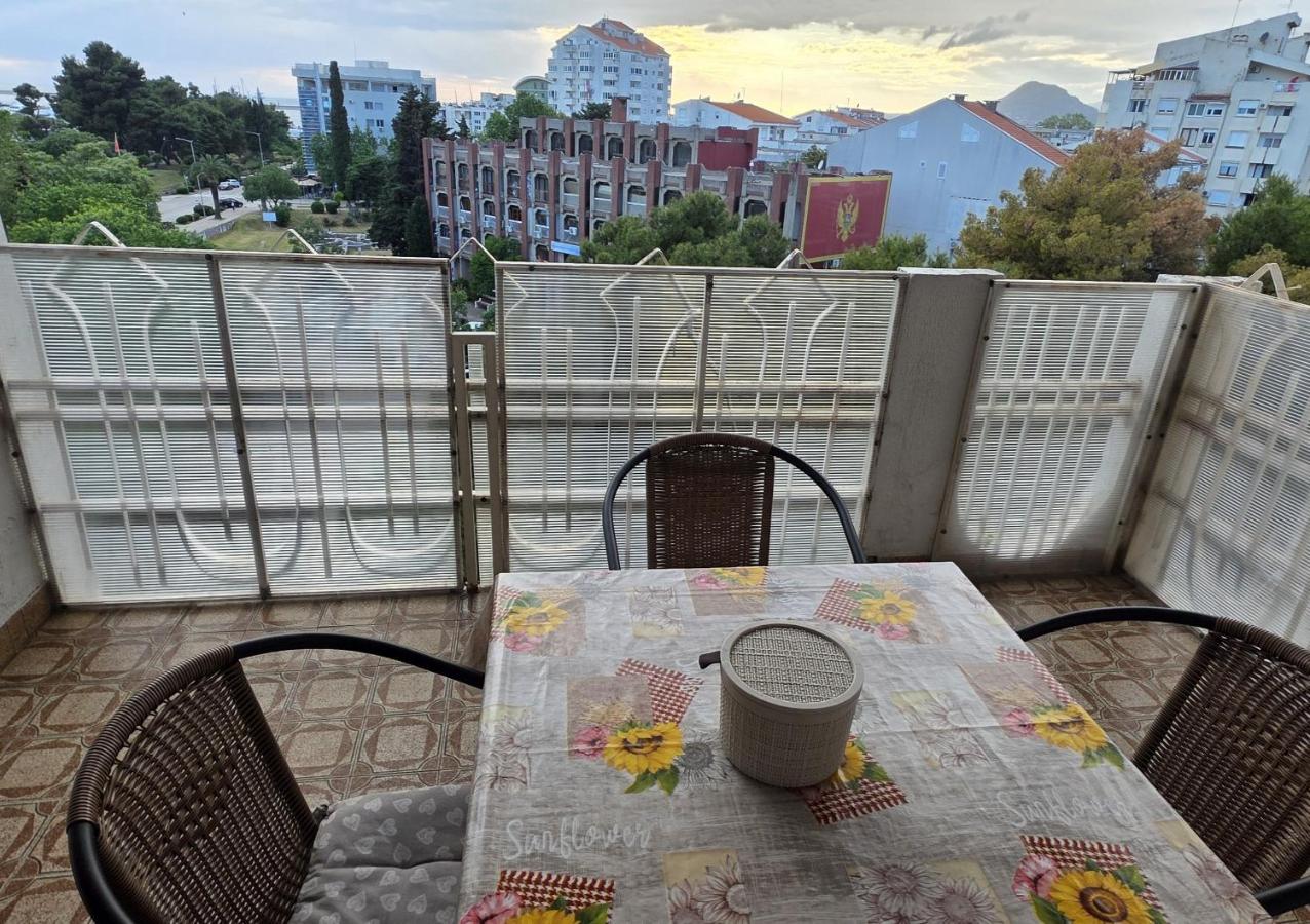 Bar Central Point - 2BR Apartment - Bed and Breakfast Bar