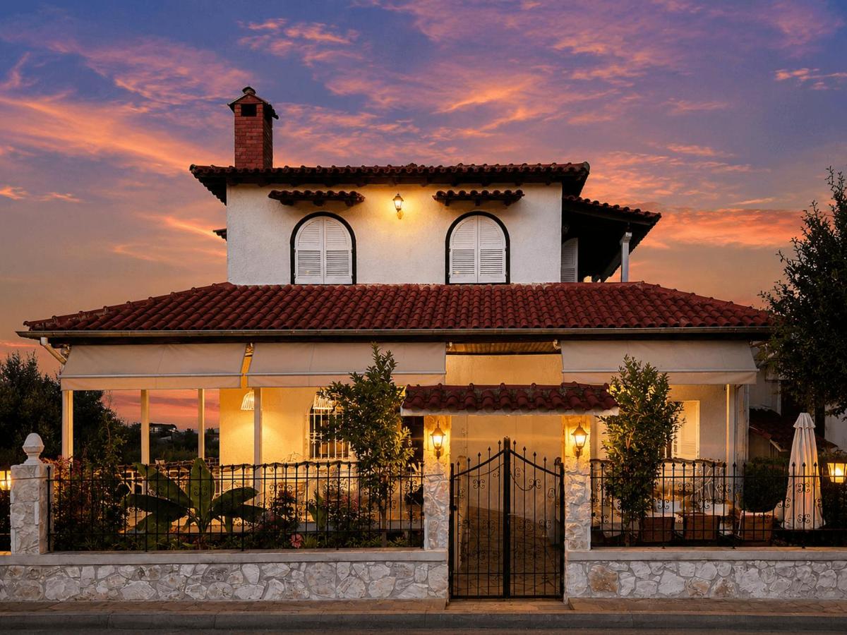 Eden Park Sozopoli - 7 BDR Beach Villa - Yard - Chambres d'hôtes Sozópoli