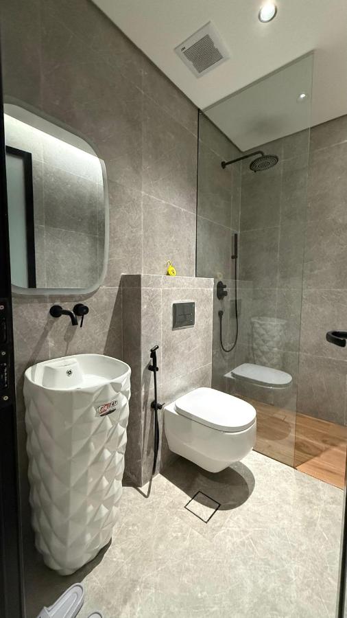 شقه غرفتين نوم وصاله ومطبخ بالخير دخول ذاتي - Bed and Breakfast Khobar