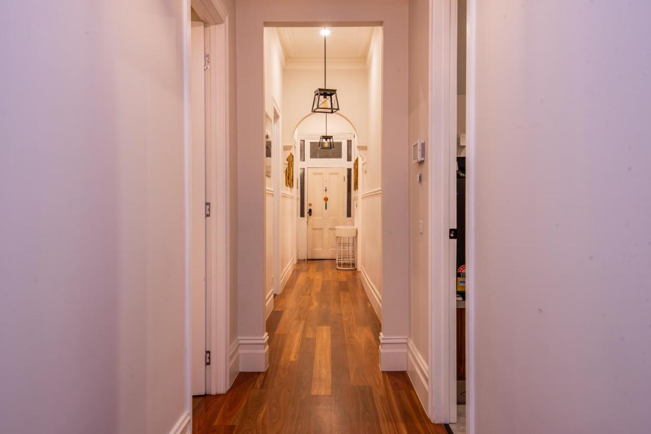 3BR Victorian Home Near CBD Heritage Meets Luxury - B&B Melbourne